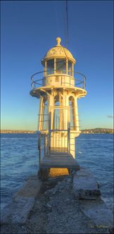 Robertsons Point Lighthouse - NSW T V (PBH4 00 9785)